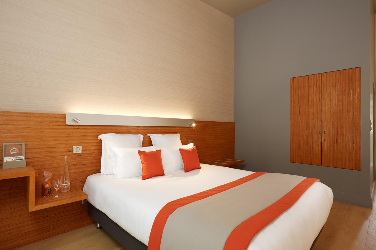 Hotel Centre Port-Royal Saint-Lambert  ภายนอก รูปภาพ